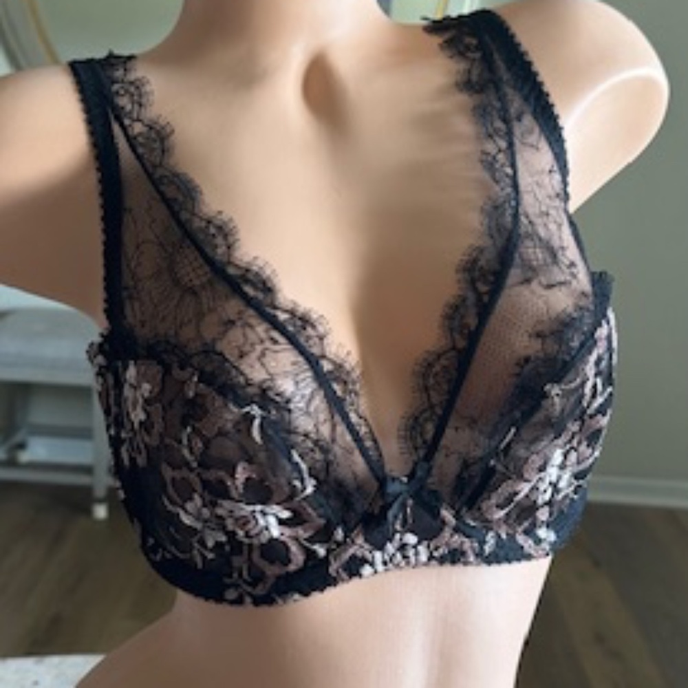 Agent Provocateur Carli 36E bra black with rose gold embroidery  NWOT